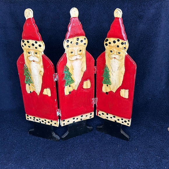 Wood 3 Panel Santas and Soldiers. Vintage. Carved fronts. Two sets of 3 panels - Picture 2 of 7